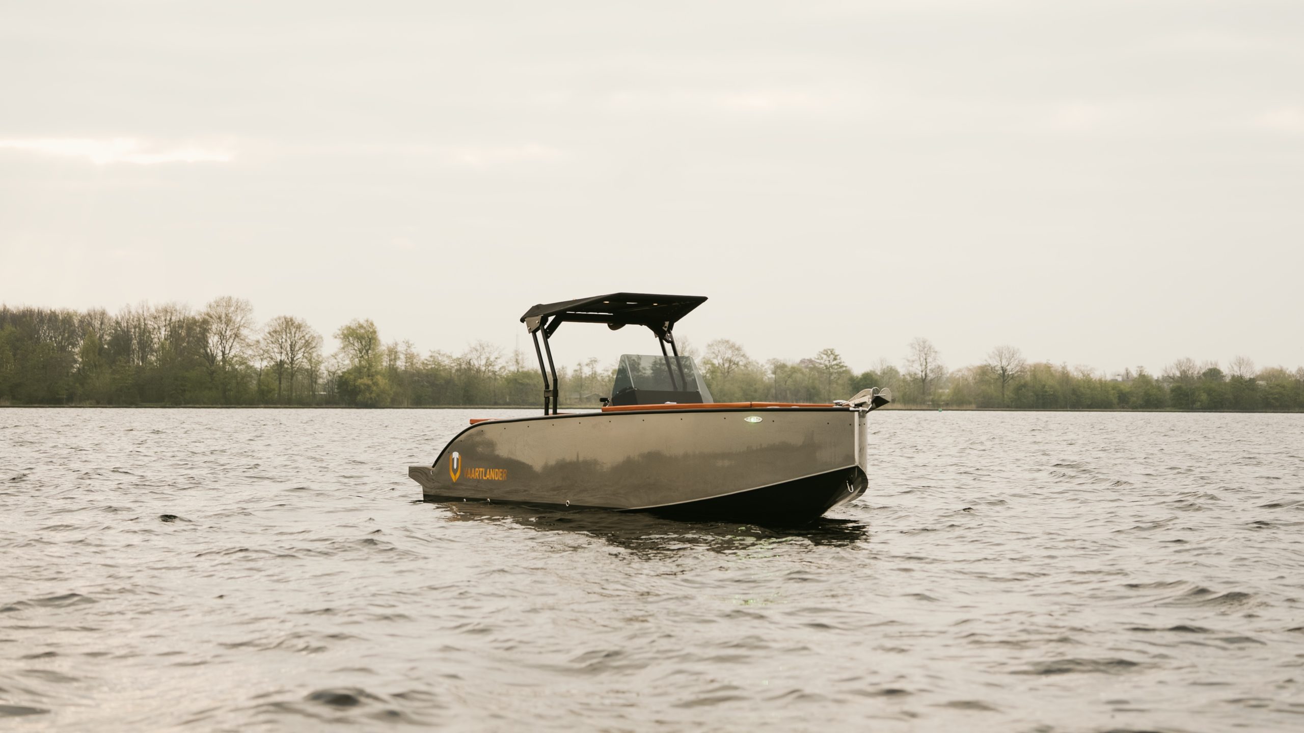 Aluminium motorboat the ZX25 model